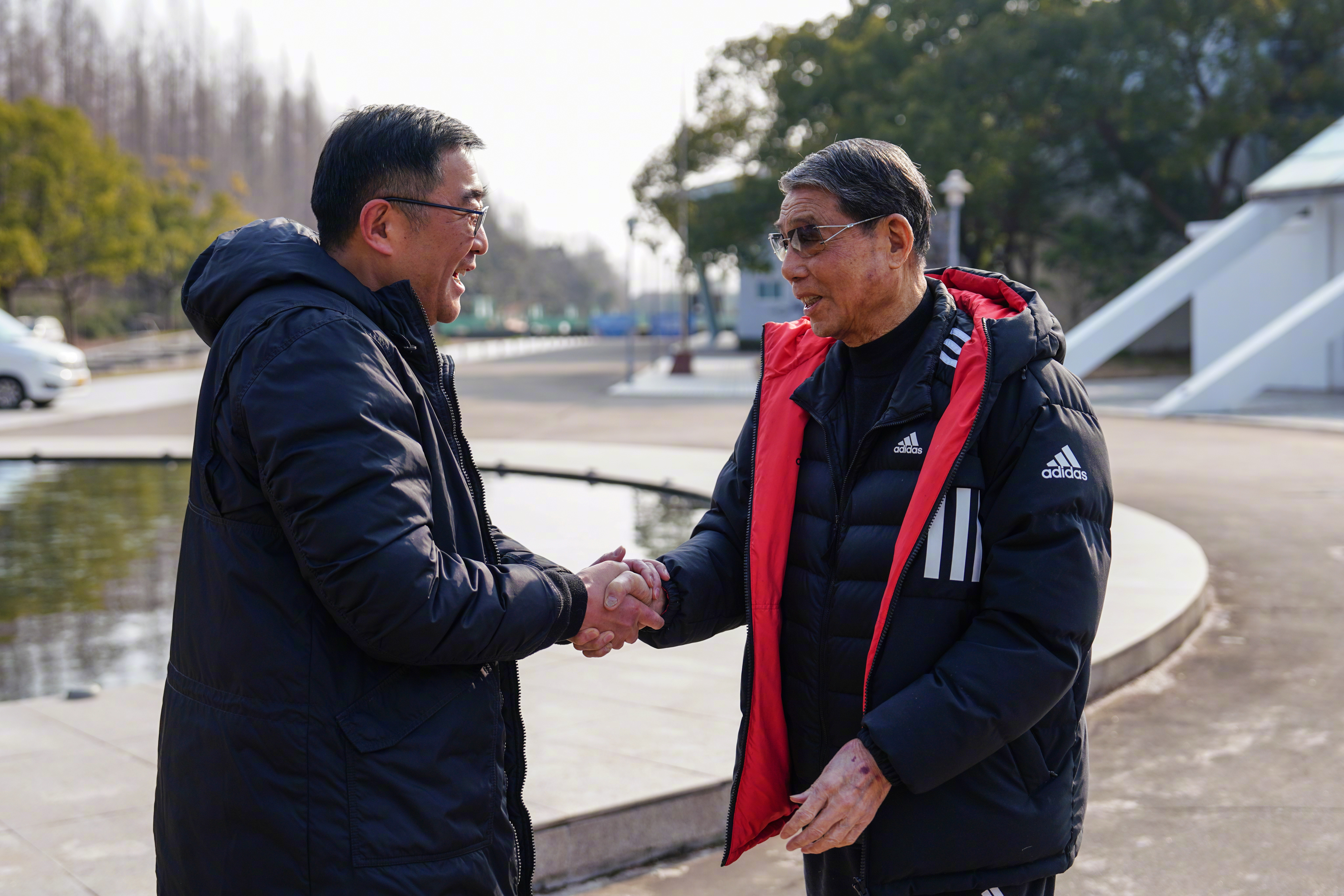 强队备战果断出击，全队备战备受期待的简单介绍