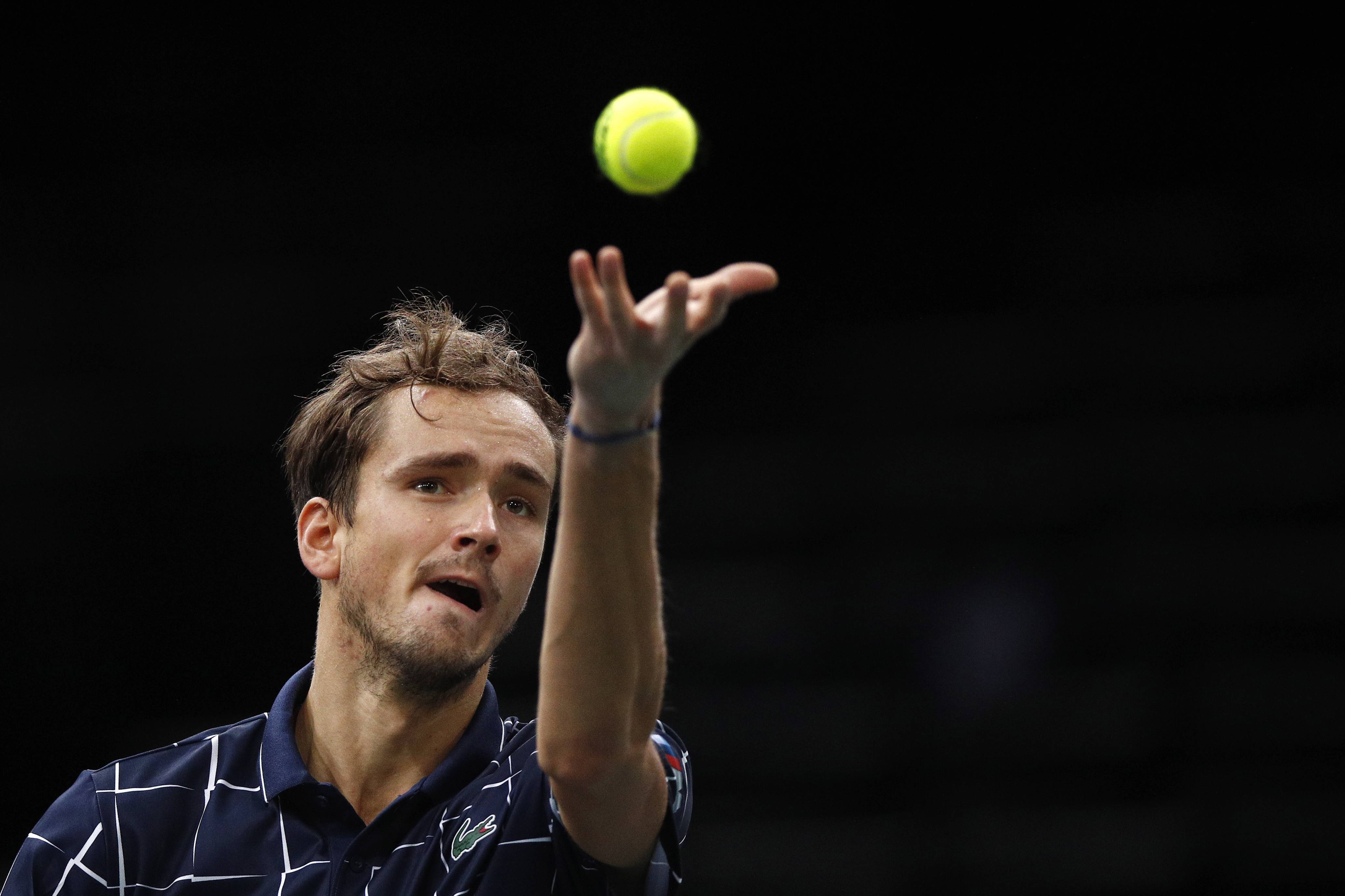 包含世界网球队绝杀法国网球队，梅德韦杰夫惊艳世界的词条