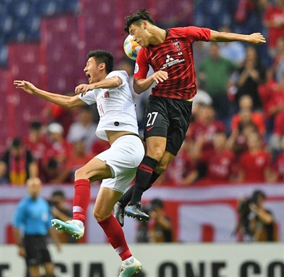 包含上港队与对手握手言和，教练组深刻总结的词条