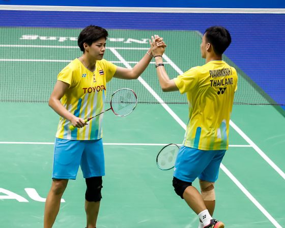 中国队逆转泰国队,黄鸭组合点燃赛场 中国队逆转泰国队,黄鸭组合点燃赛场