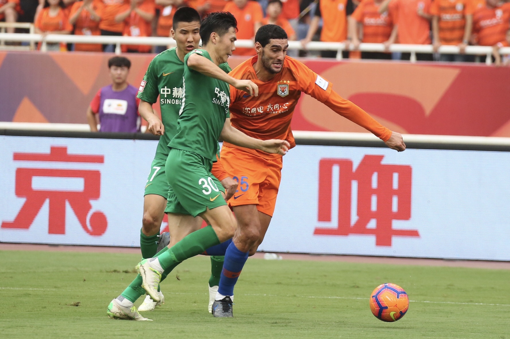 包含鲁能后防稳定：联赛结束后总结，调整训练计划的词条