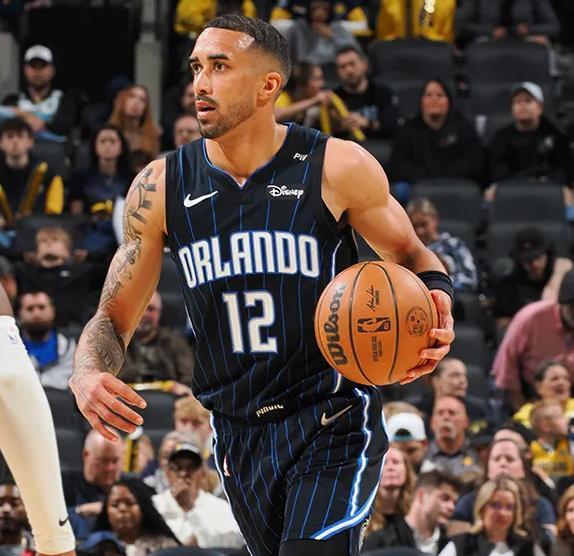 韩国羽毛球队强势印度羽毛球队，马琳三分雨点燃全场的简单介绍