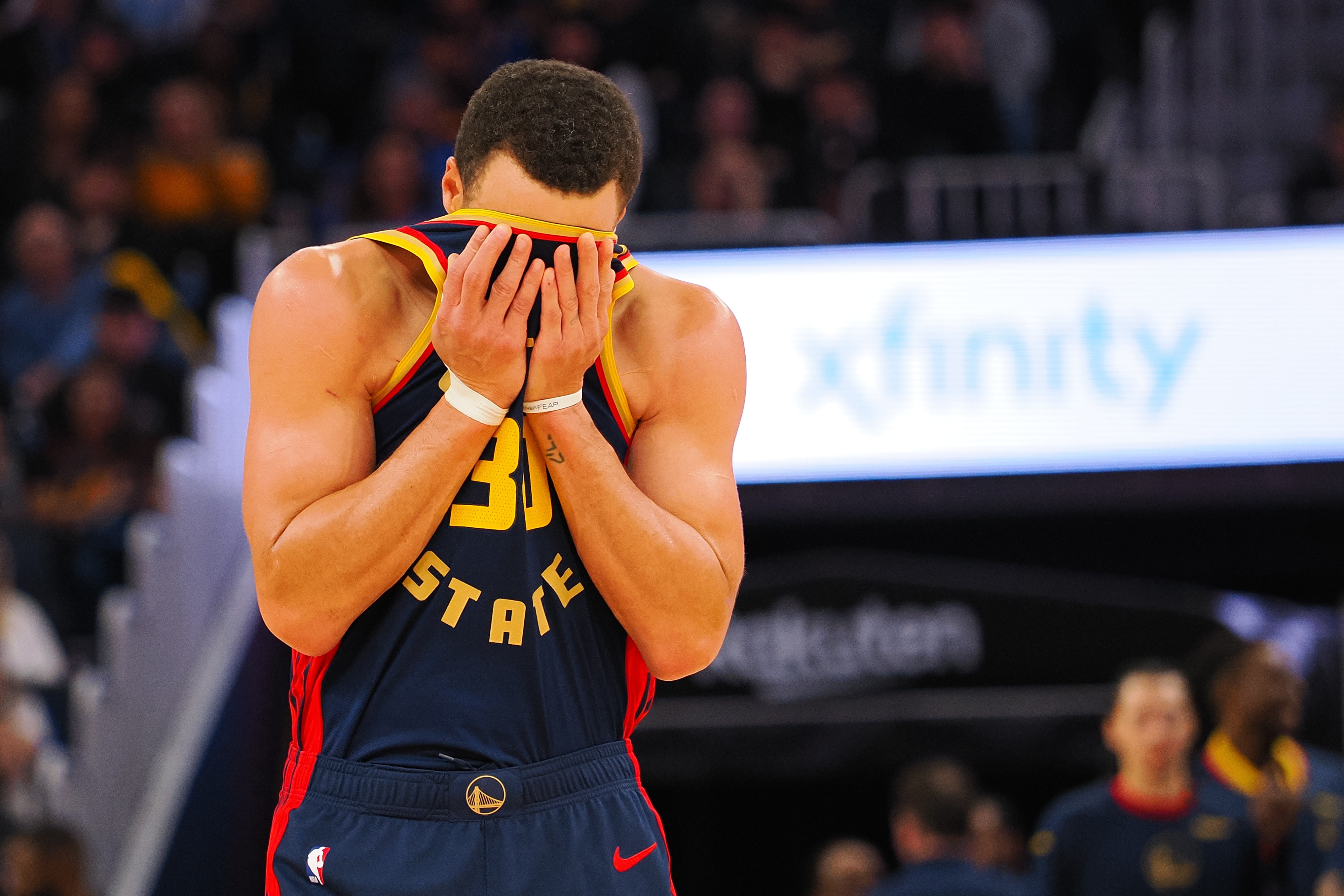 包含独行侠鏖战热火B队，萨博尼斯一己之力扛起全队的词条