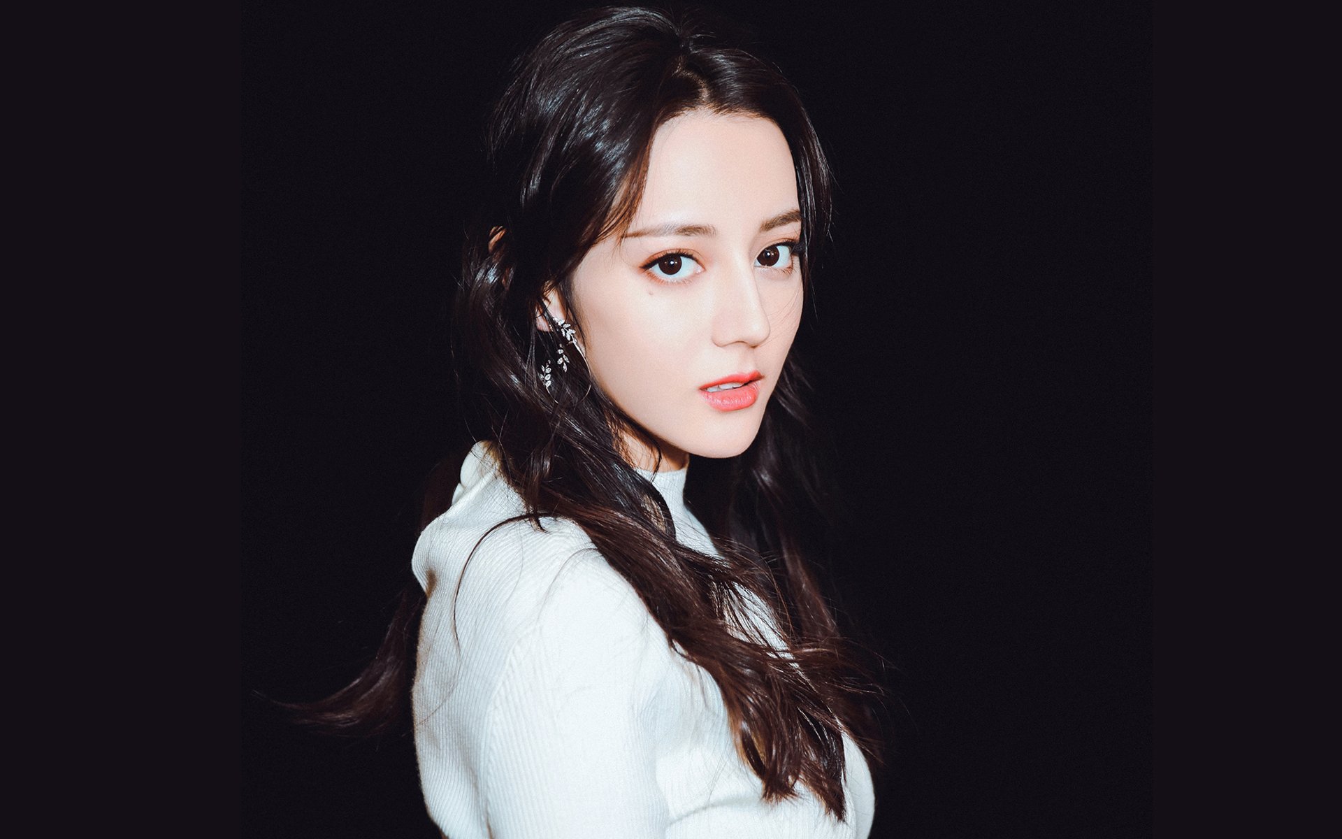 黄潜奇迹再续!梅西关键一传定乾坤,比利亚雷亚尔斩落克罗地亚