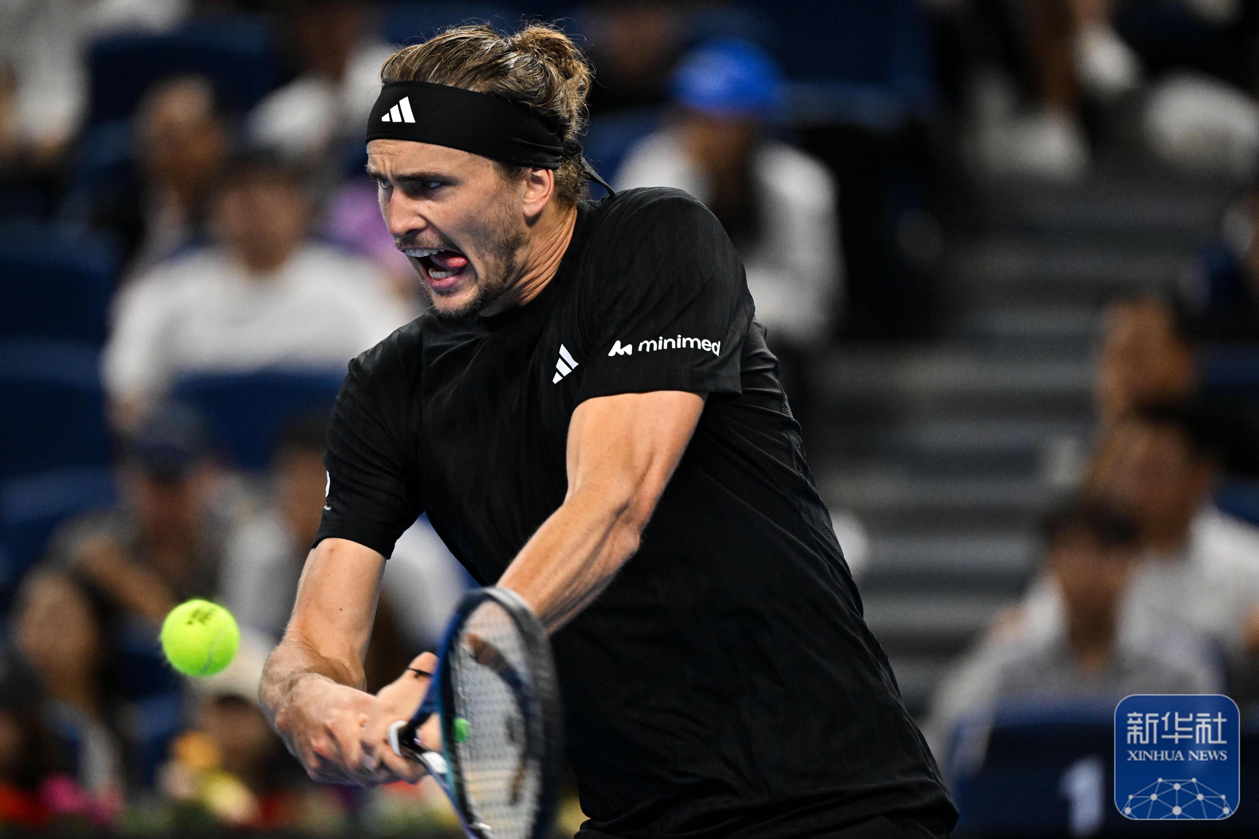 法网鏖战年终总决赛，梅德韦杰夫统治全场的简单介绍