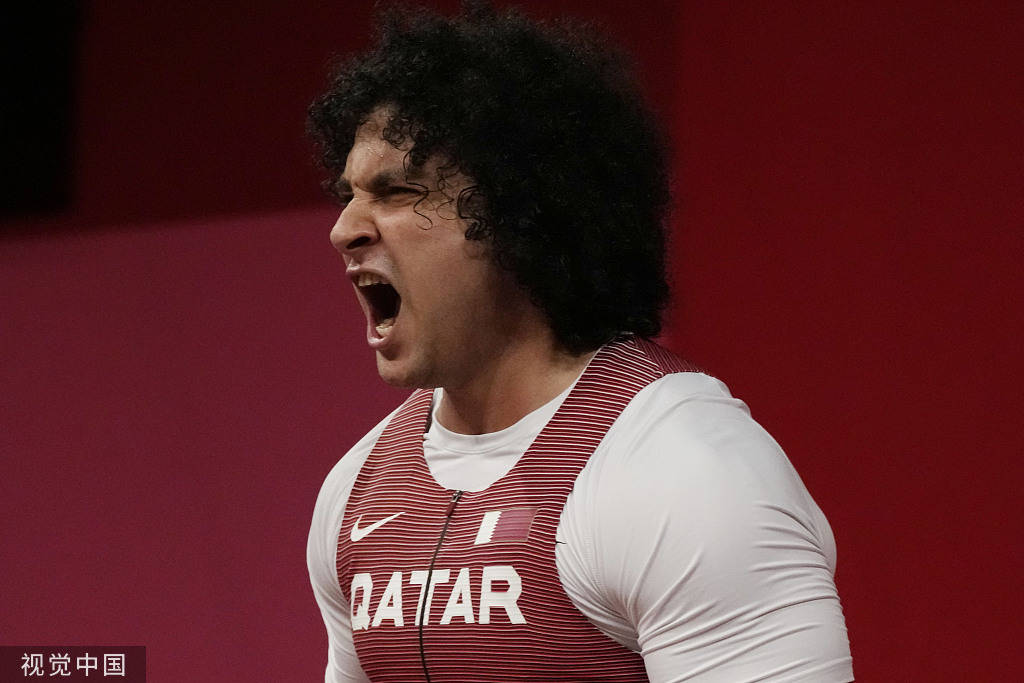 俄罗斯举重选手刷新世界纪录，夺得金牌