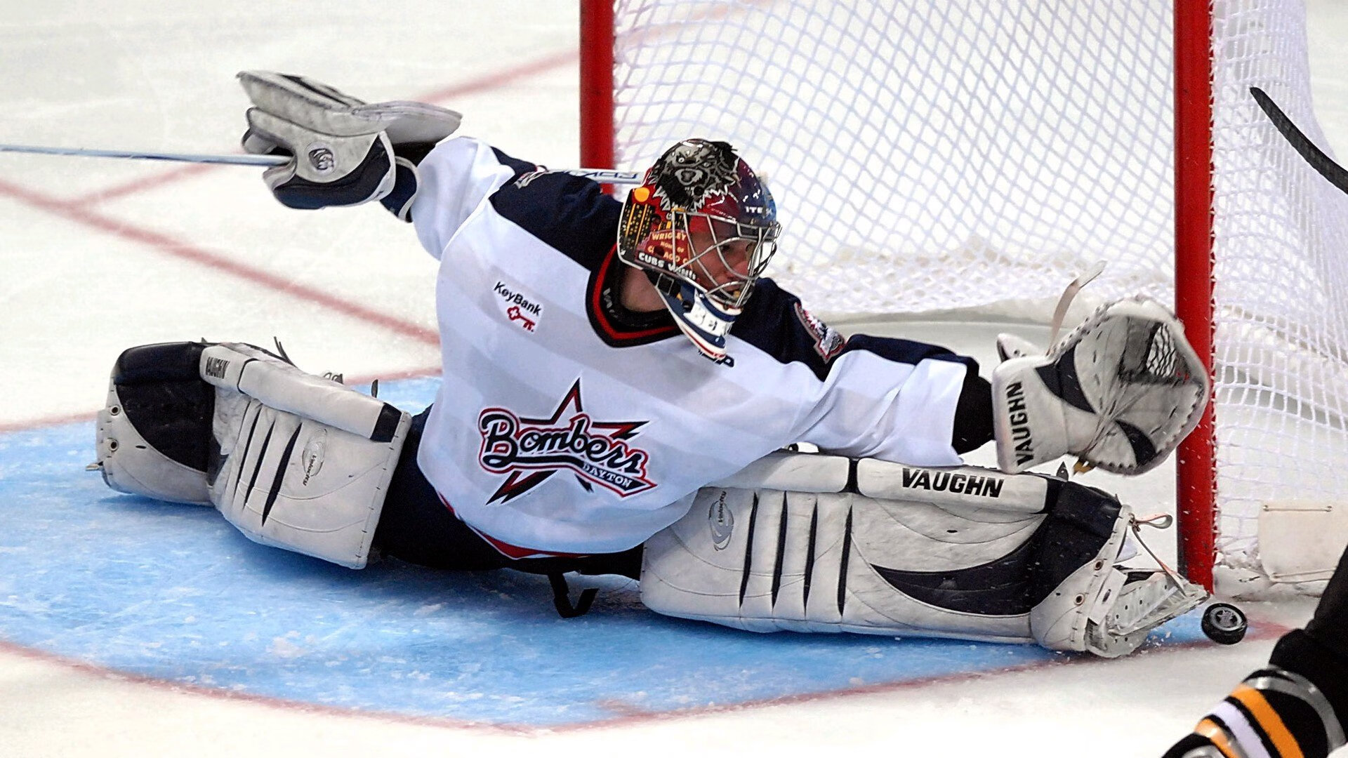 绿茵场上的完胜与乒乓台边的热焰，英格兰与许昕的双重奏