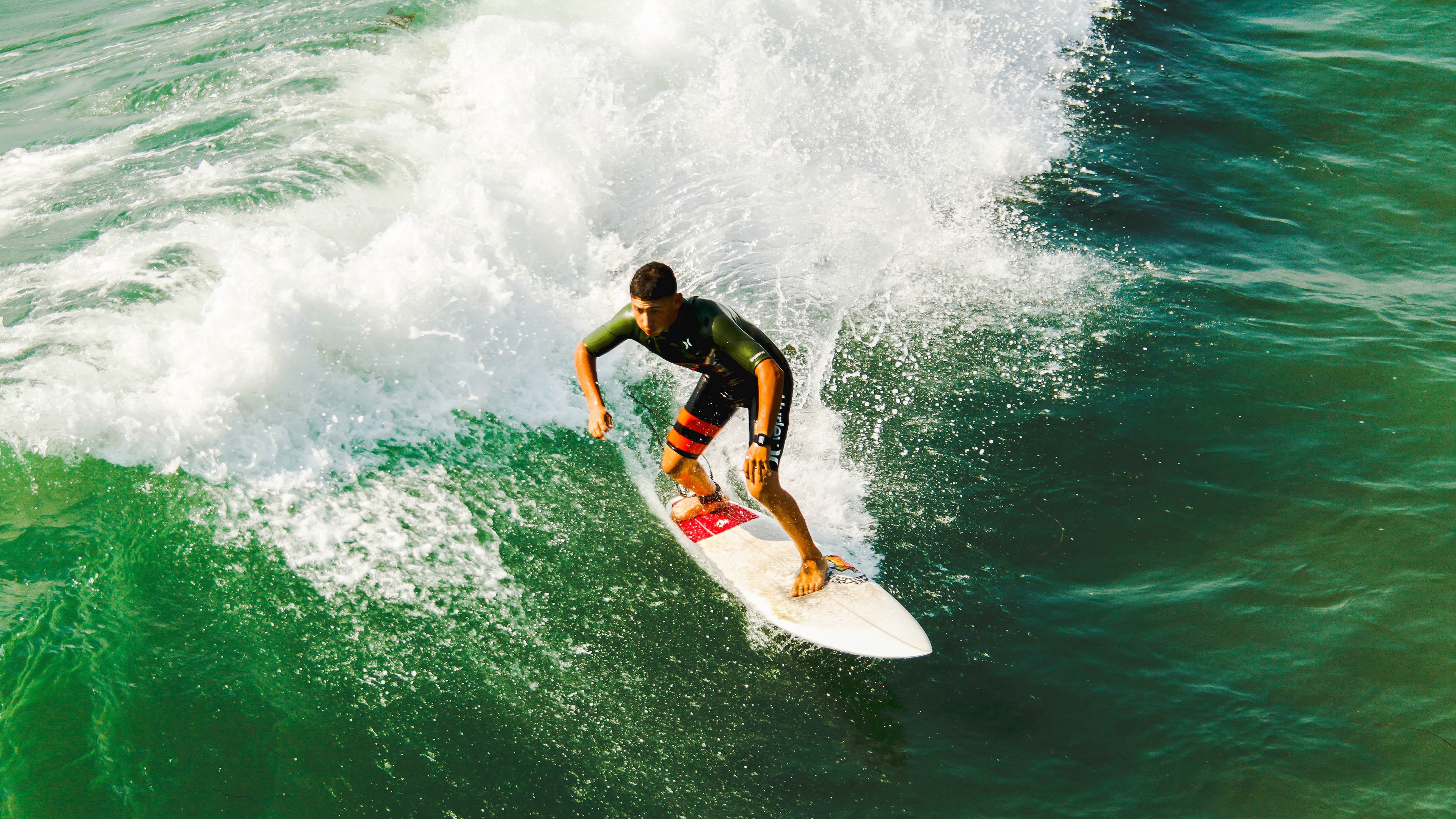 王者归来的孤勇,阿斯顿马丁力克红牛二队,塞恩斯惊艳四座书写逆袭神迹